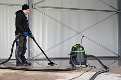 Эксплуатация строительных пылесосов для влажной уборки с функцией насоса Eibenstock EPS 50